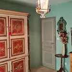 D'antiquaire Heure Bleue - 160 M2 Et Jardin à 10 Mn à Pied Du Centre D'uzès